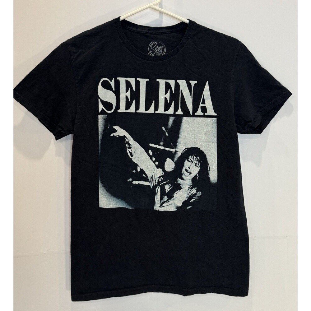 Selena Graphic Print T-Shirt Size Small S Black & White Short Sleeve Tee